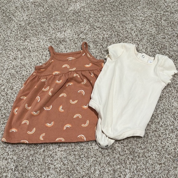 Baby Girl Grayson Mini Two-piece set (bodysuit and dress) - Picture 2 of 3